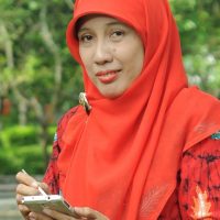 Dr. dr. Arlina Dewi, M.Kes.